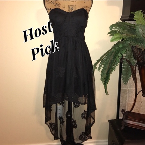 Gianni Bini Dresses & Skirts - Gianni Bini Strapless Dress